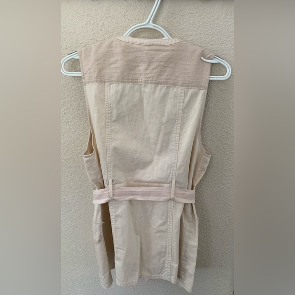 NWOT Sundance Oaklee assymetric button vest. Color Vanilla, size M. 100% cotton. - Picture 4 of 6